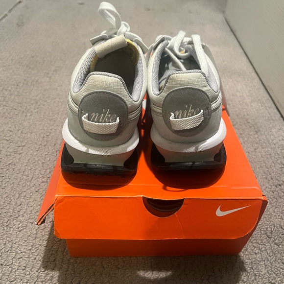 Nike Air Max Pre-Day, Unisex Sneakers, Size 6.5, Summit White - Picture 4 of 12